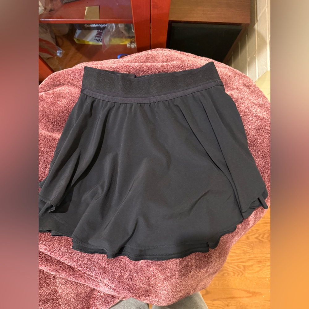 Lululemon court rival skort